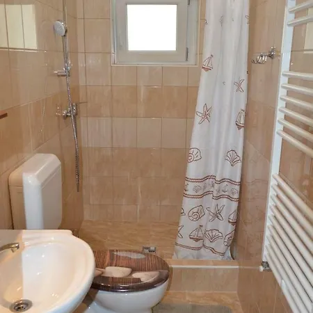 Varga Apartman Heviz Exterior photo