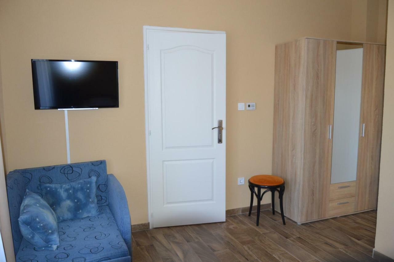 Varga Apartment *